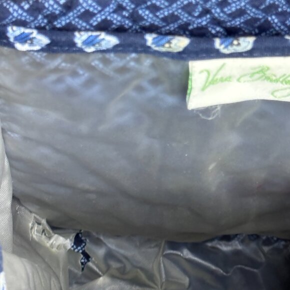 Vera Bradley Quilted Lunch Box – Retired Navy Blue Floral Paisley Print - Picture 9 of 9